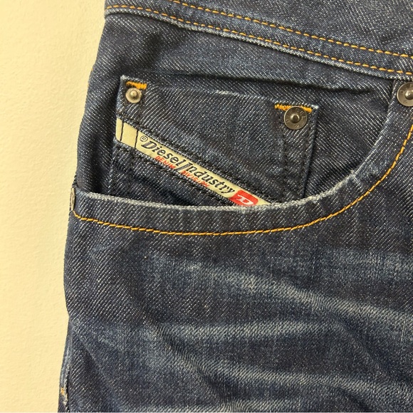 DIESEL, Men’s Jeans, Blue with feathering, BNWT, Size W30 L32 - Picture 3 of 8